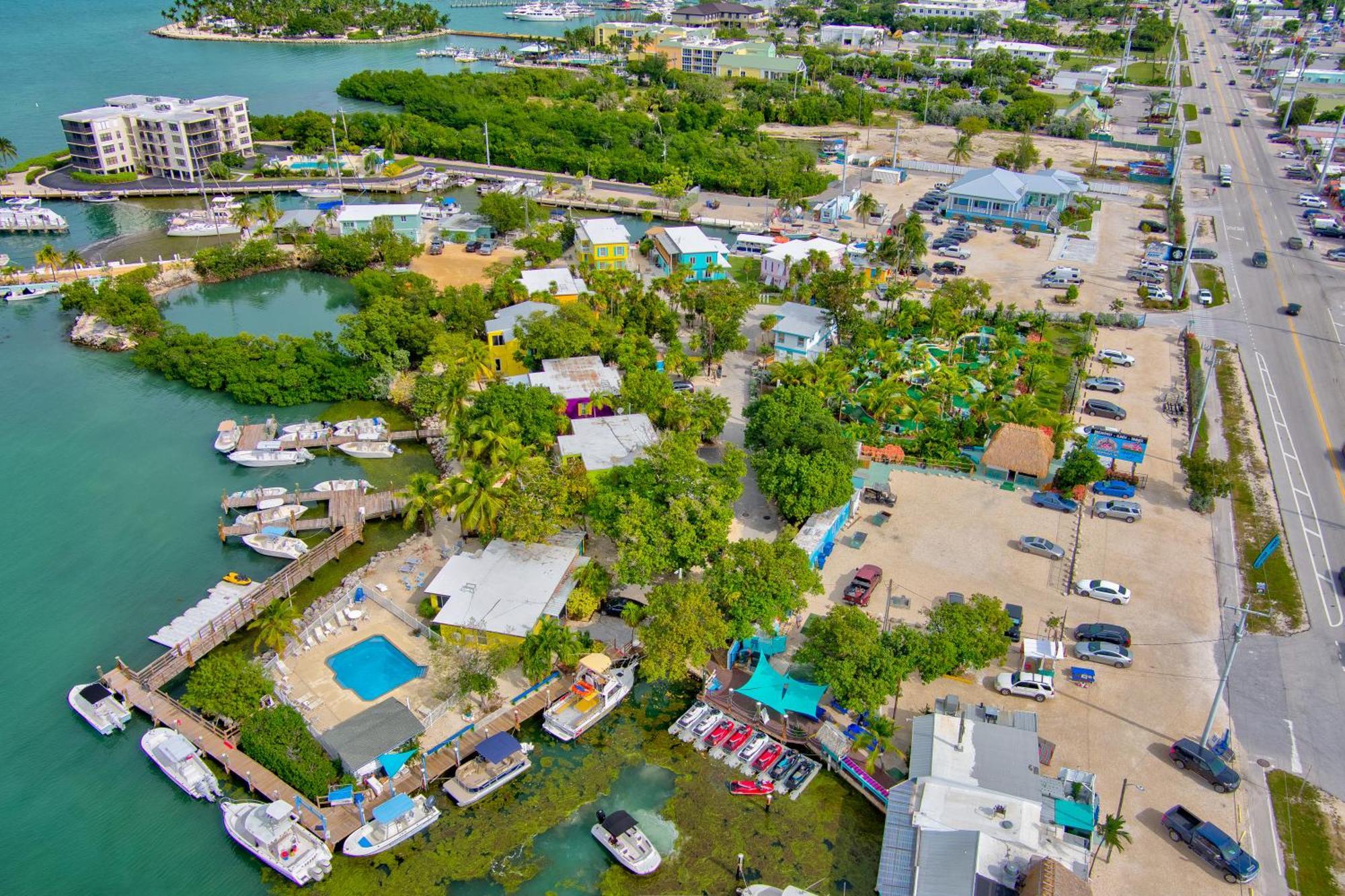 Captain Pip'S Marina & Hideaway Hotel Marathon Exterior photo